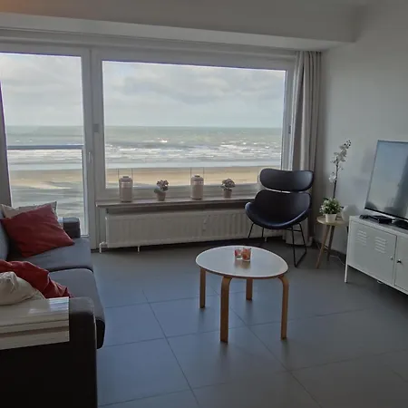 In By The Beach, Cleaning Included Lägenhet