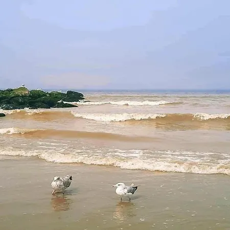 In By The Beach, Cleaning Included Lägenhet