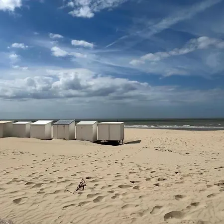 In By The Beach, Cleaning Included Lägenhet *